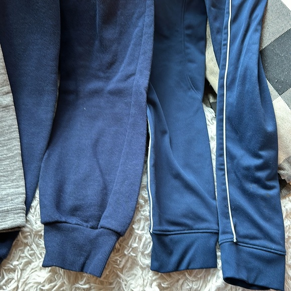 Boys size Large Used great condition about a size 12/ 14 since washed often - Picture 10 of 12